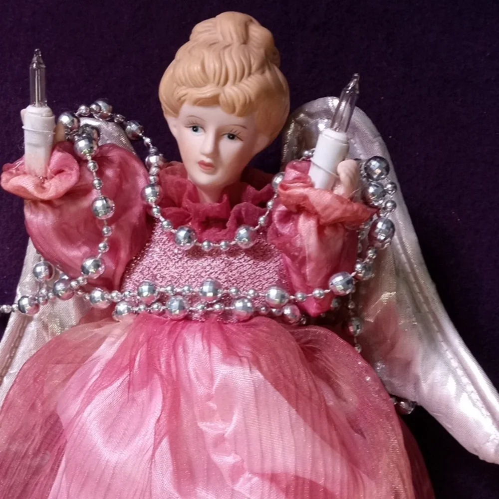 Tree topper lighted angel 10